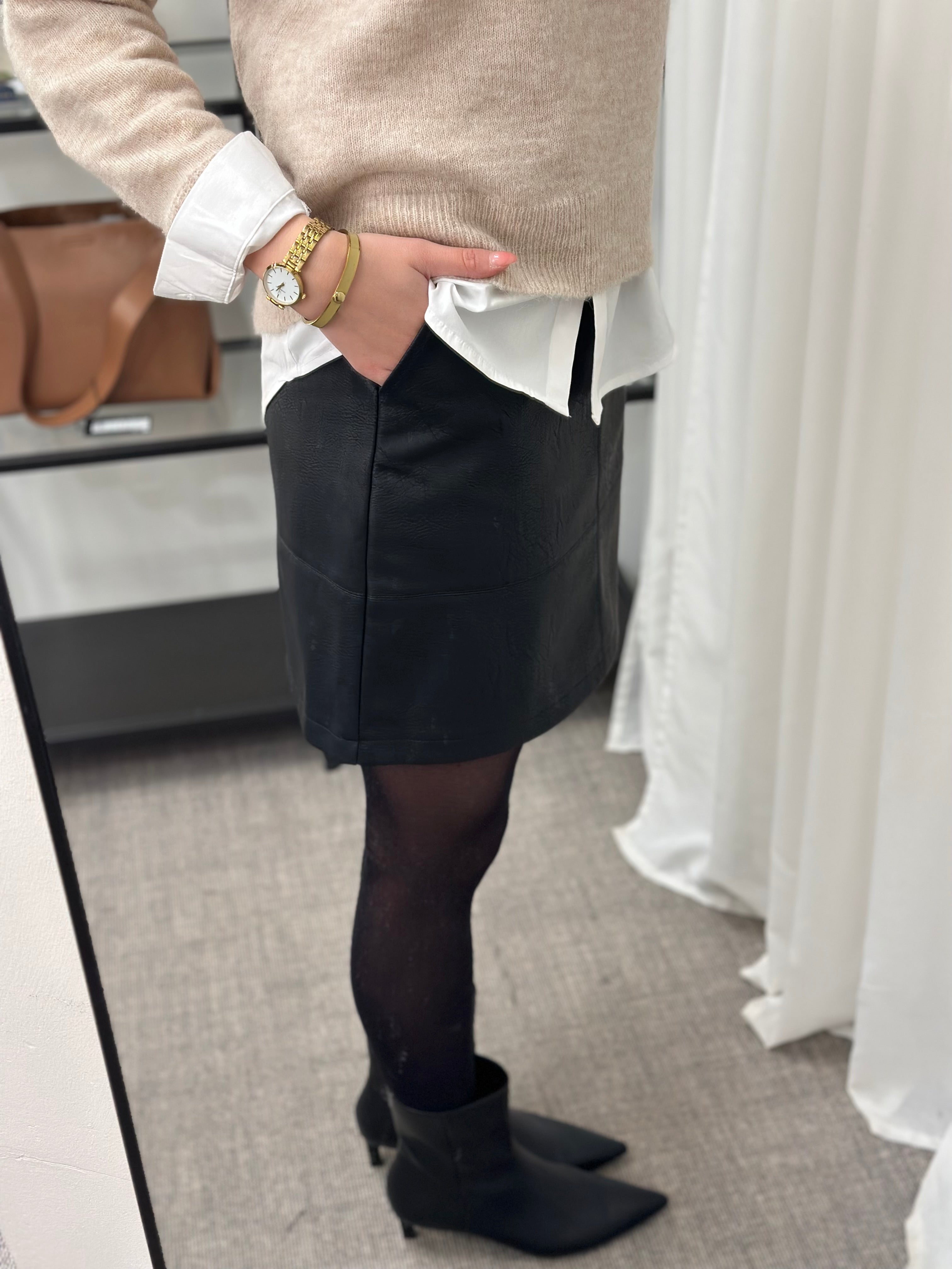 VEROMODA - IDA SHORT COATED SKIRT - BLACK