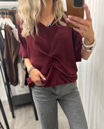 Ladda upp bild till gallerivisning, COSY HOUSE - BLUS - VINRÖD
