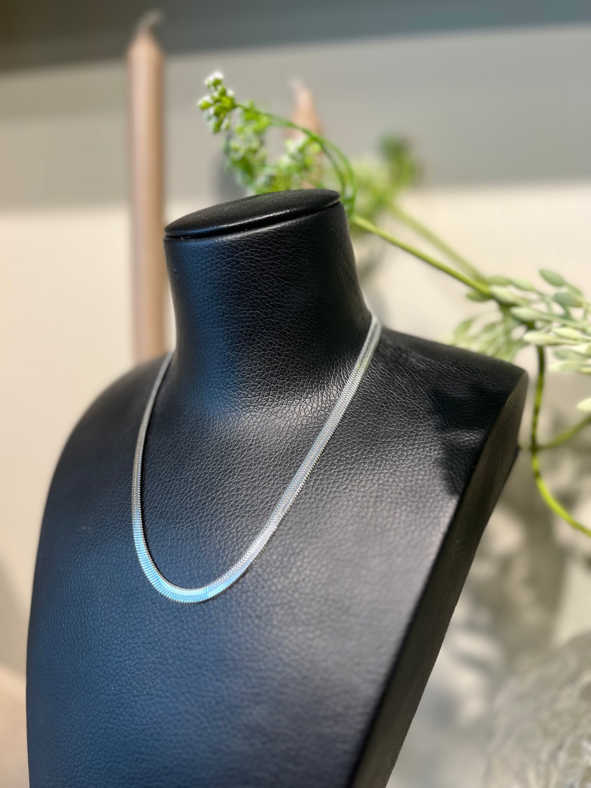 PIECES - BARBERA NECKLACE BOX - SILVER COLOUR