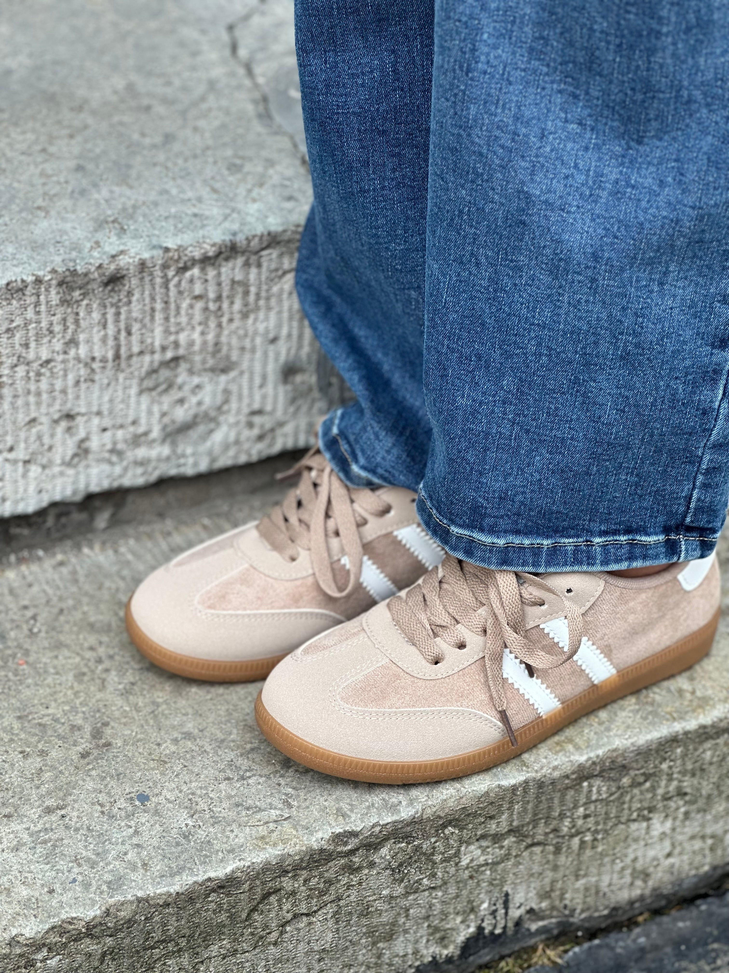 MARTA - SNEACKERS A-108 - KHAKI