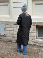 Ladda upp bild till gallerivisning, ONLY - JESSICA QUILTED COAT X-LONG - BLACK
