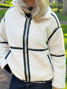 ONLY - PARIS TEDDY JACKET - WHITE SAND/BLACK