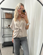 Ladda upp bild till gallerivisning, COSY HOUSE - BLUS - BEIGE
