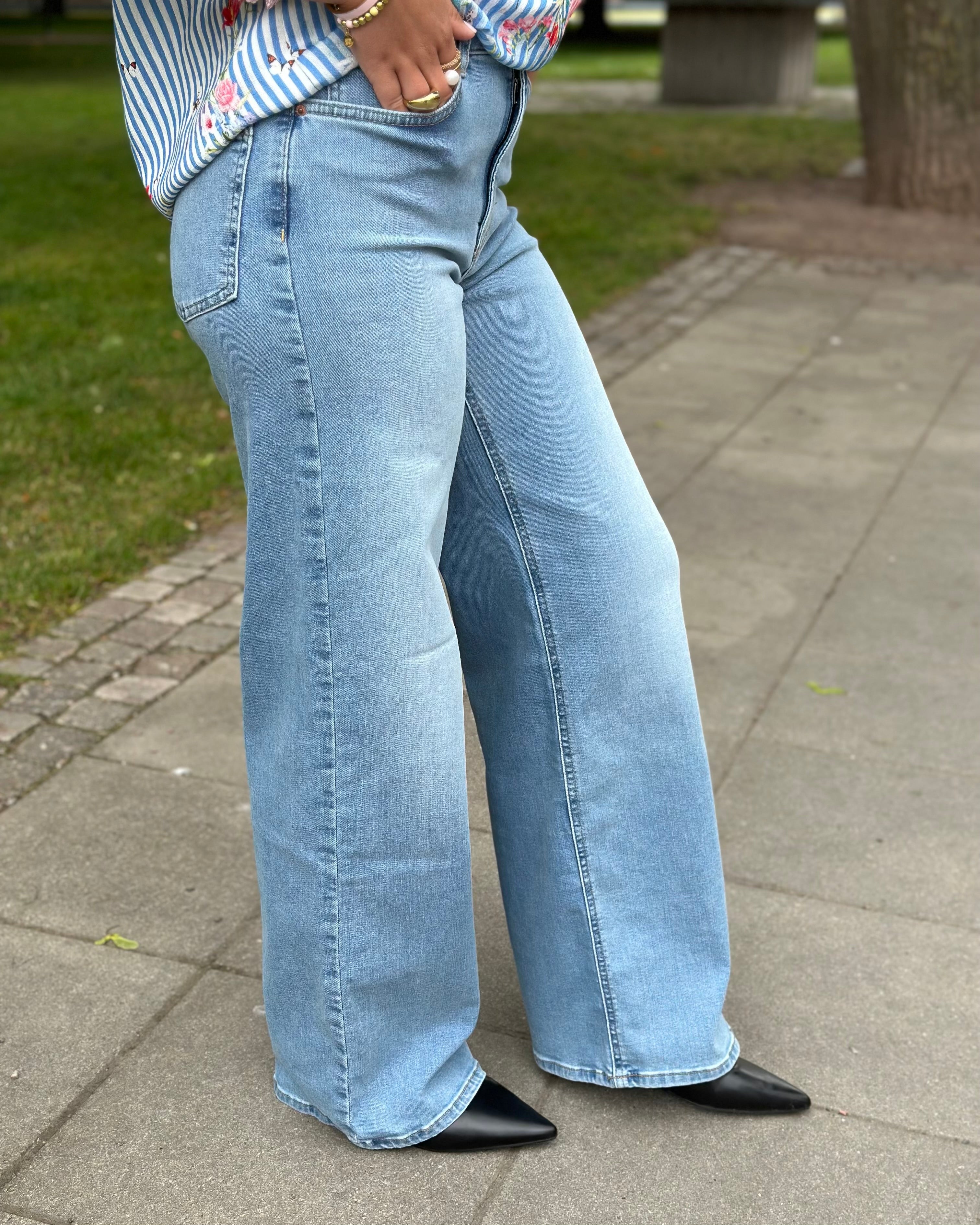 ONLY - MADISON BLUSH HW WIDE DENIM CRO371 - LIGHT BLUE DENIM