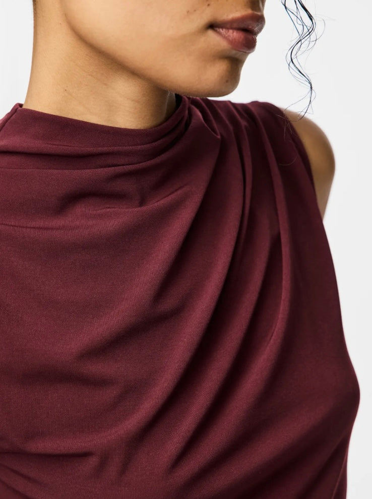 PIECES - MADISON SL DRAPED TOP - TAWNY PORT