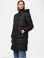 Ladda upp bild till gallerivisning, PIECES - BEE LONG NEW PUFFER JACKET - BLACK
