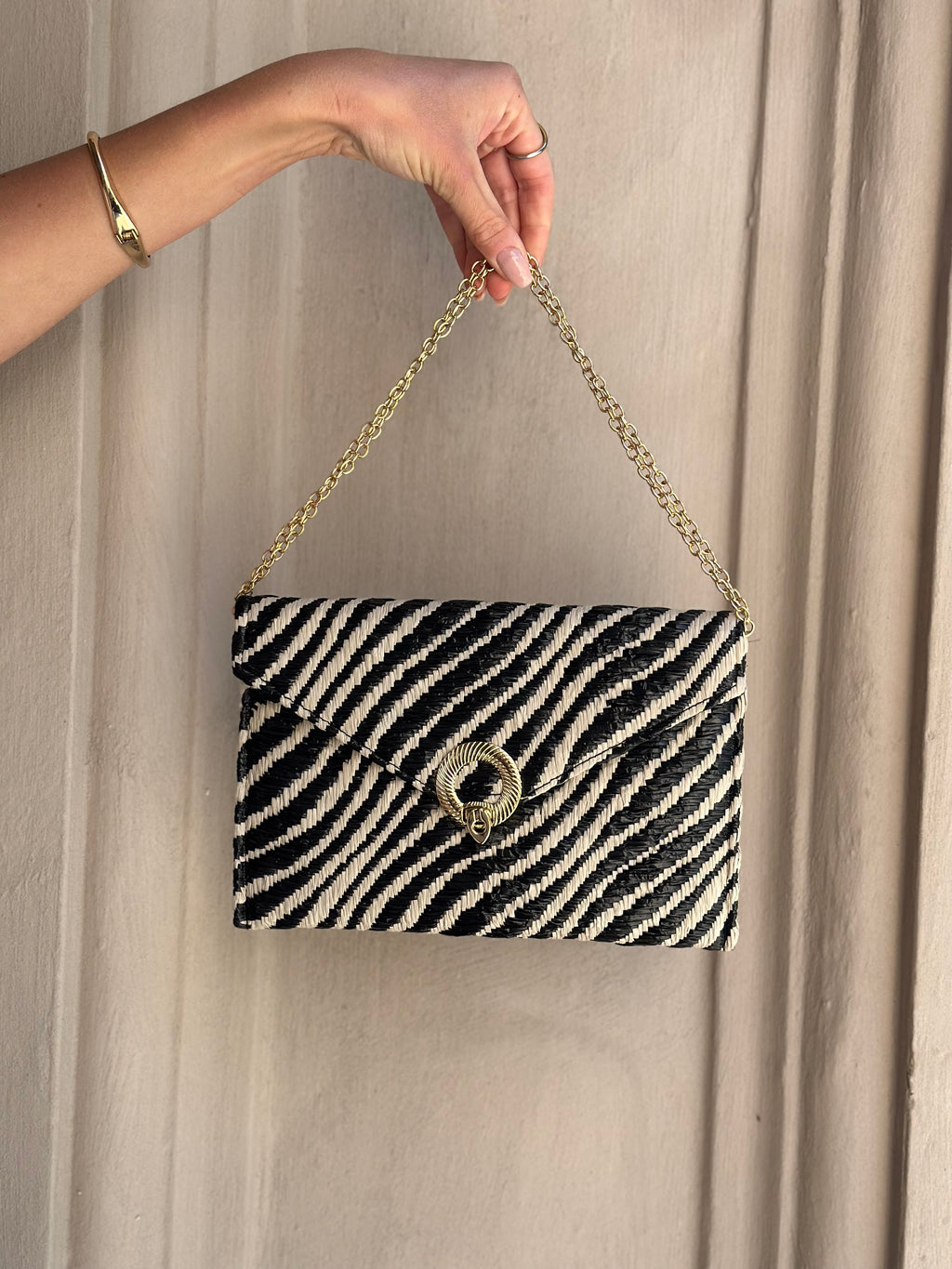 BOW 18 DETAILS - ZEBRA BAG 3259 - BLACK/WHITE