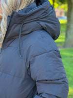 Ladda upp bild till gallerivisning, VEROMODA - LAURIE LONG COAT - BLACK
