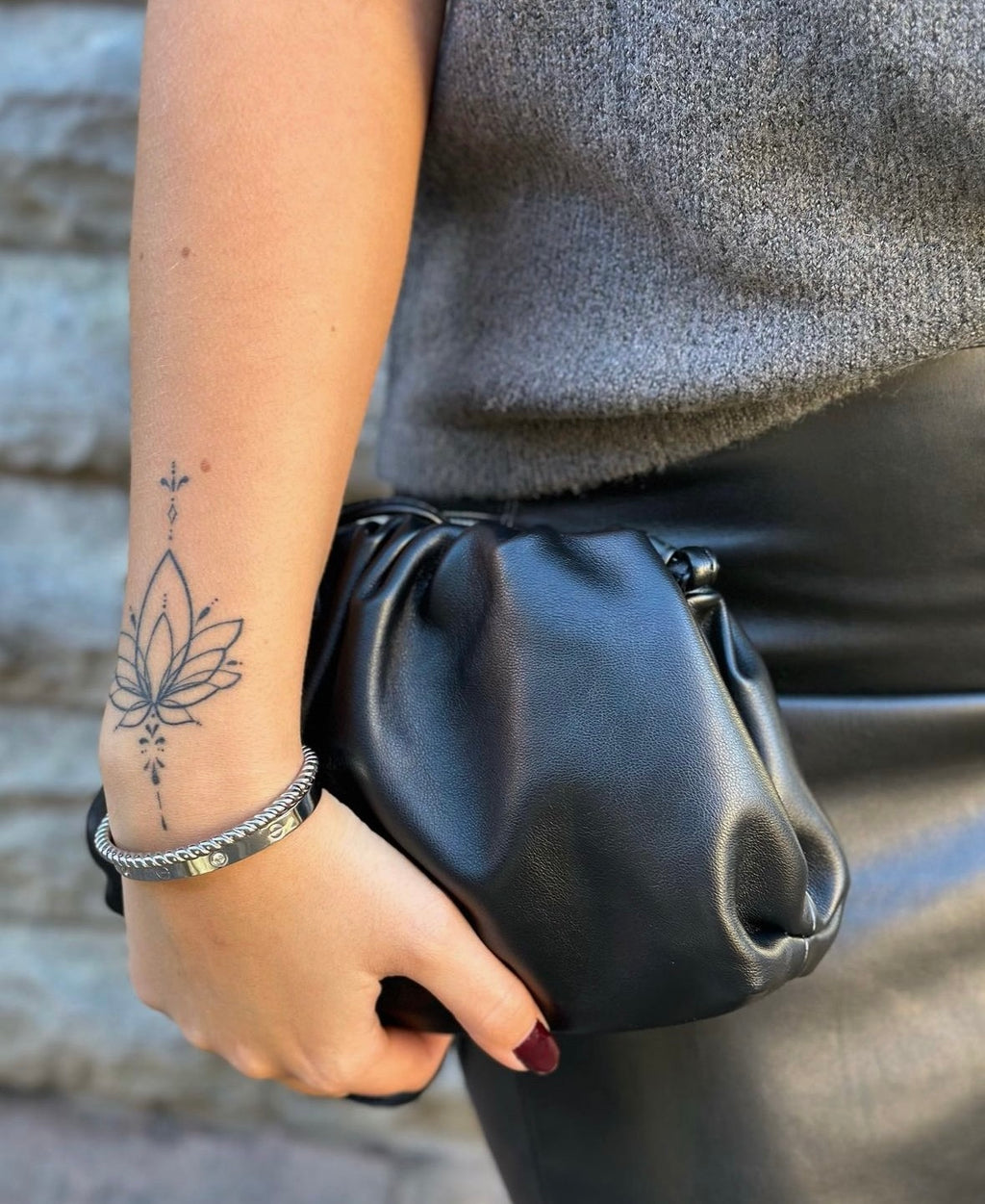 BOW19 DETAILS - DUMPLING BAG - BLACK