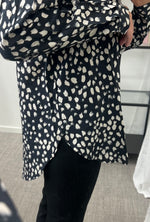 Ladda upp bild till gallerivisning, JDY - TROYA LIFE SHIRT - BLACK
