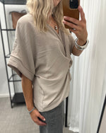 Ladda upp bild till gallerivisning, COSY HOUSE - BLUS - BEIGE
