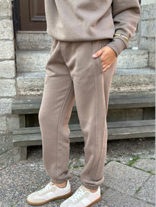 LEVETE ROOM - NUKA SWEATPANT - SAND BROWN