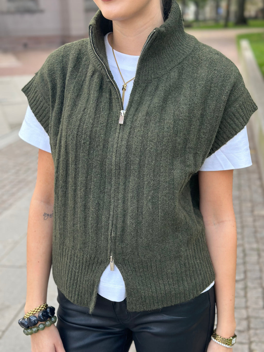 VEROMODA - BANG RIB SL HIGHNECK ZIPPER VEST - FOREST NIGHT MELANGE