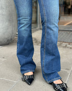Ladda upp bild till gallerivisning, VERO MODA - FLASH MR FLARED JEANS LI3110 - DARK BLUE DENIM
