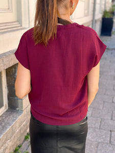 JDY - LION LIFE TOP - MAROON BANNER