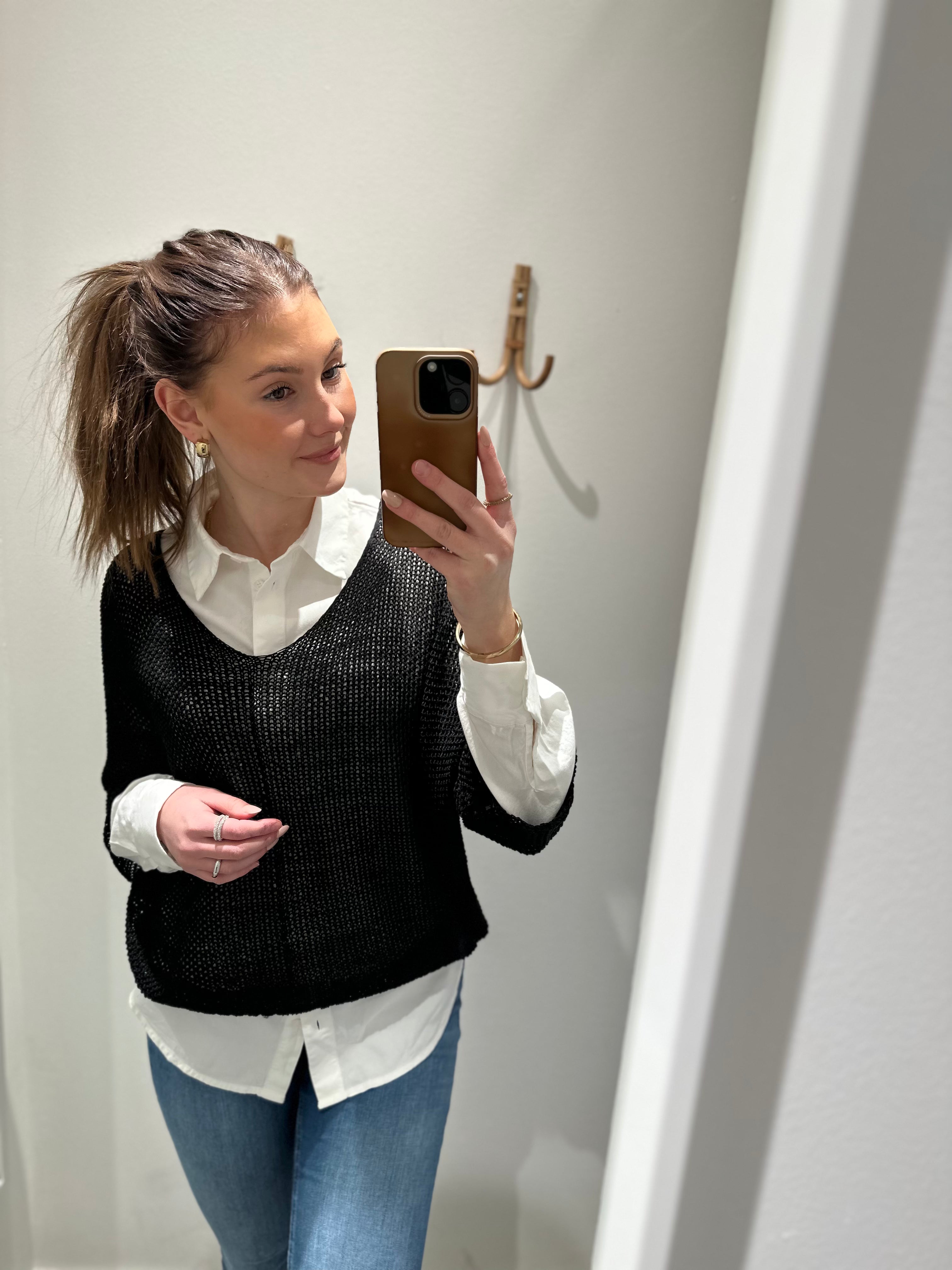 MARTA - STICKAD TRÖJA 7010 - BLACK