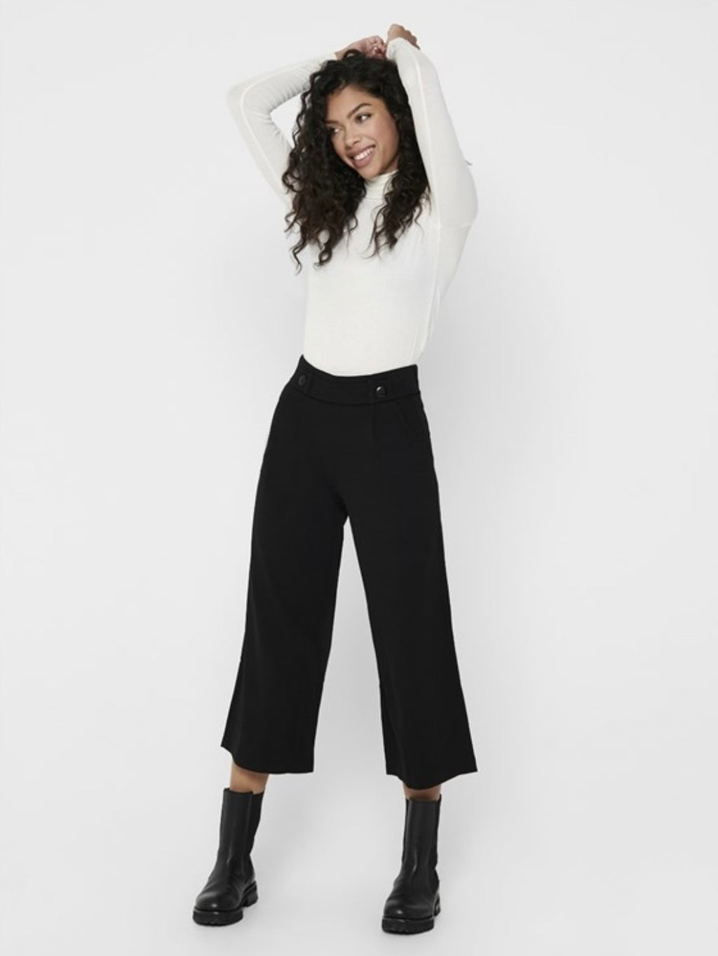 JDY - GEGGO NEW ANCLE PANTS - BLACK/BLACK BUTT