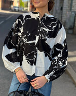 Ladda upp bild till gallerivisning, SOAKED - JOANNE SHIRT LS - WHISPER WHITE MEGA FLOWER
