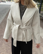 Ladda upp bild till gallerivisning, VERO MODA - ANNE BERGEN JACKET - OATMEAL/MELANGE
