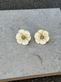 BOW19DETAILS - FLOWER SMALL EARRINGS - LIGHT BUTTER YELLOW/COCOS
