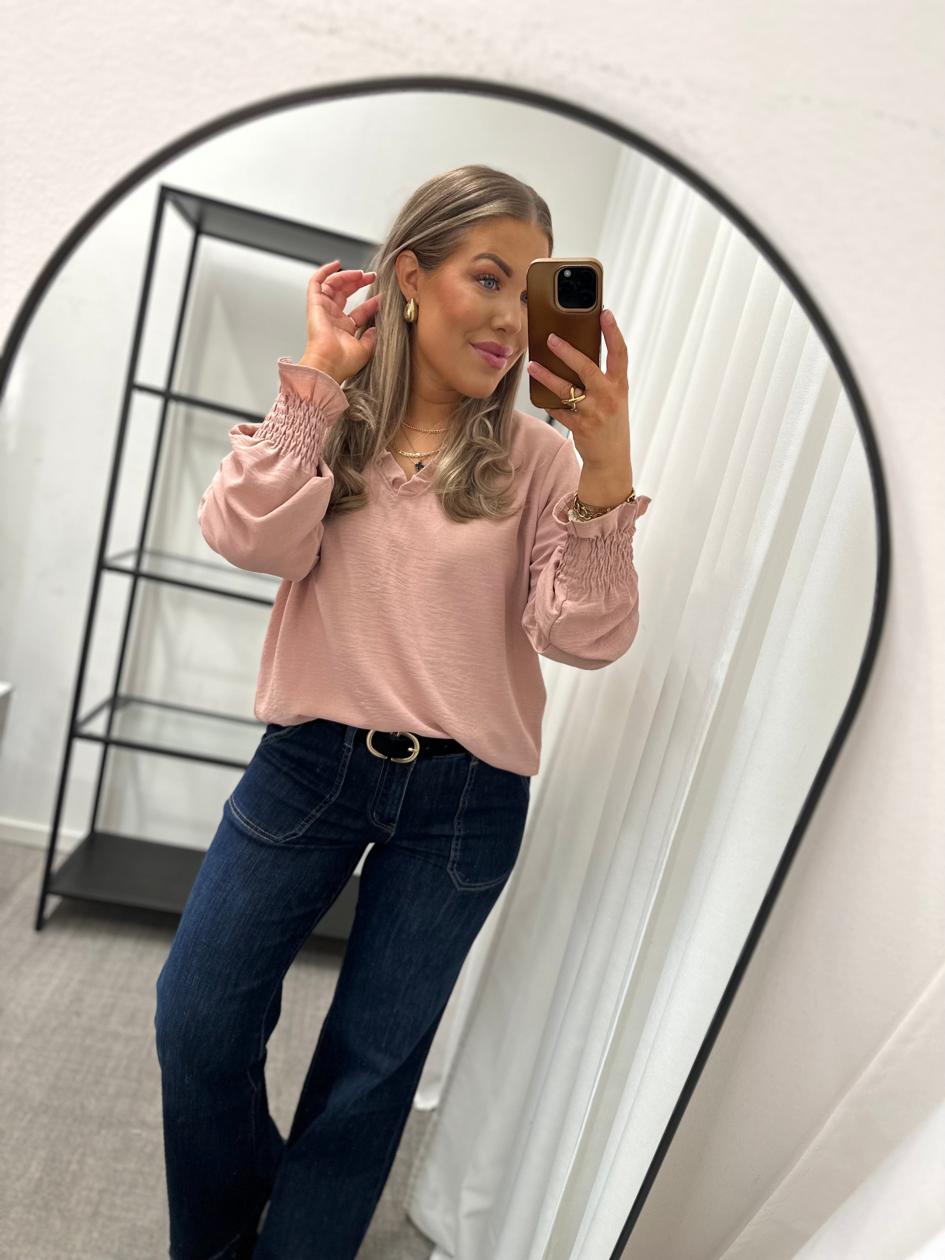 JÖRLEVIK - BLUS MED VOLANG/SMOCKNING - ROSA