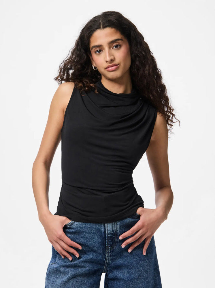 PIECES - MADISON SL DRAPED TOP - BLACK