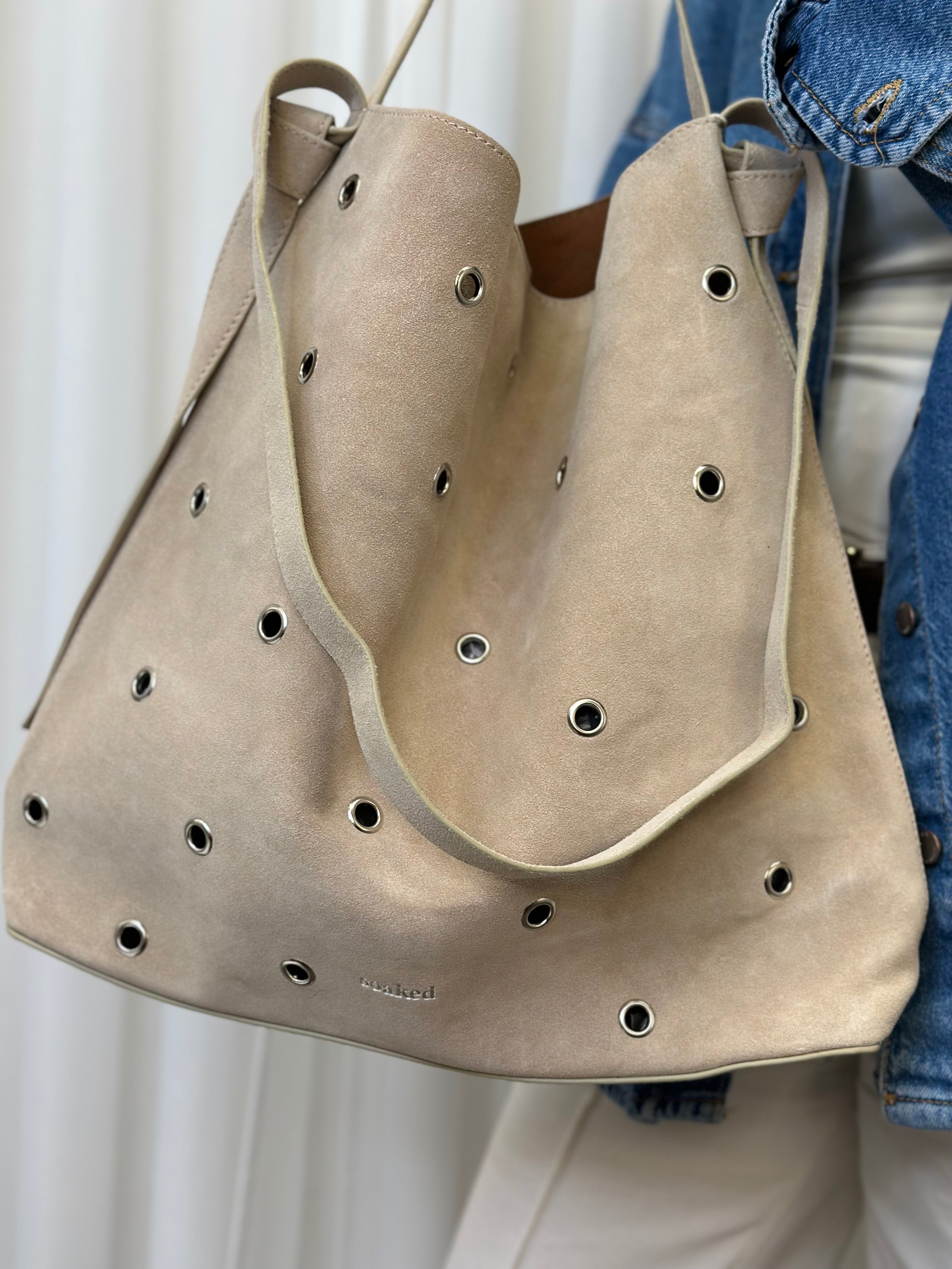 SOAKED - CALILJE EYELETS SUEDE BAG - WHITE PEPPER