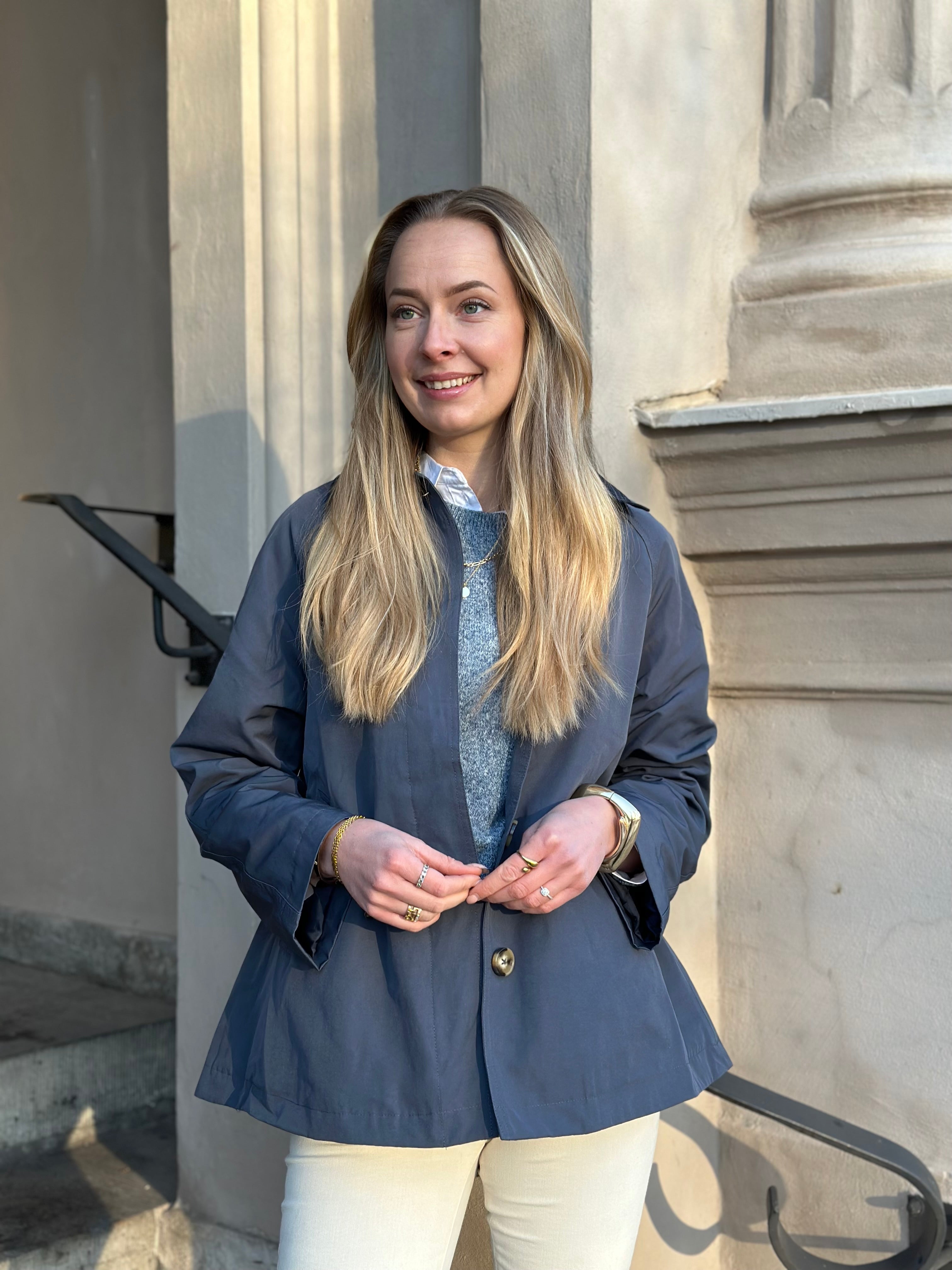 PIECES - VILMA LS A-SHAPE TRENCHCOAT - OMBRE BLUE/NIGHT SKY