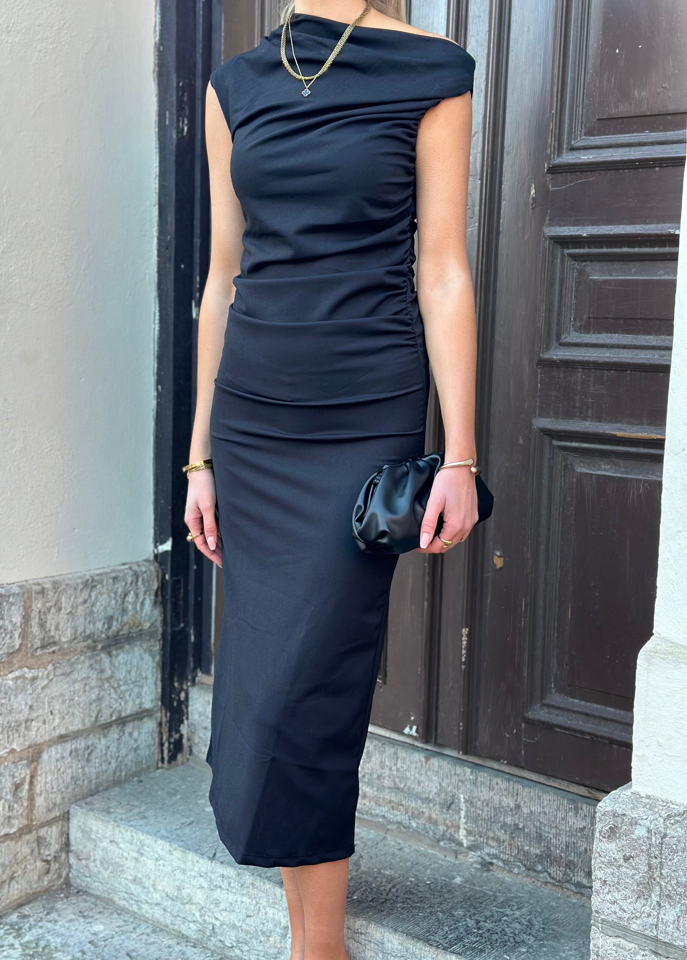 SOAKED - EIRLYS DRESS - BLACK