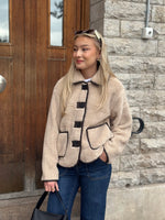 Ladda upp bild till gallerivisning, JDY - NORLLA LIFE TEDDY JACKET - CEMENT
