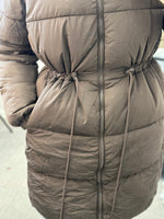 Ladda upp bild till gallerivisning, PIECES - JUMBO PUFFER JACKET - HOT FUDGE
