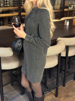 Ladda upp bild till gallerivisning, ONLY - CAROL L/S GLITTER BOW DRESS - BLACK/HARLEKIN
