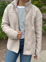 Ladda upp bild till gallerivisning, PIECES - SADIA TEDDY JACKET - SILVER GRAY

