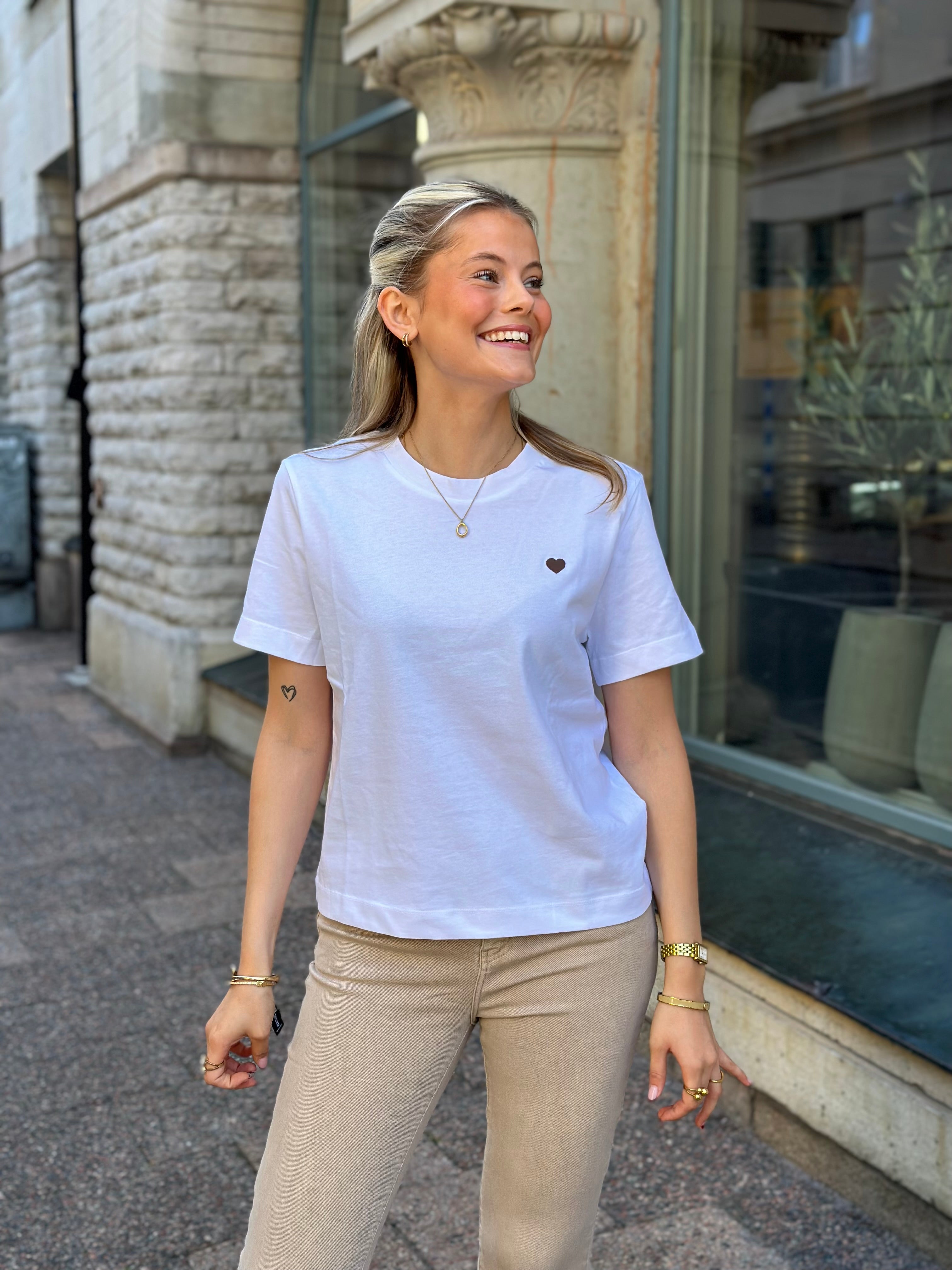 SELECTED FEMME - ELLA SS EMB BOXY TEE -BRIGHT WHITE BROWN HEART EMB