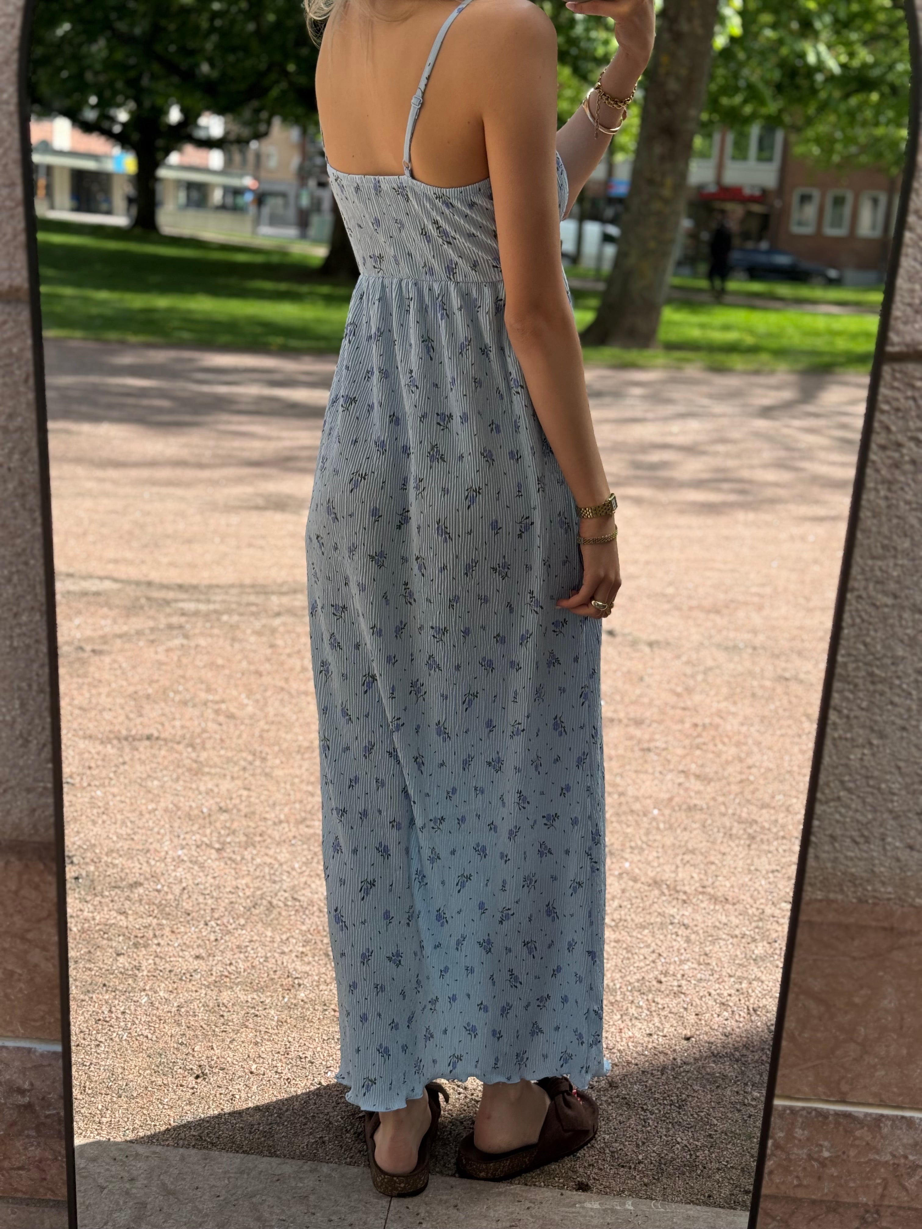 PIECES - FLORA SL STRAP DRESS - CASHMERE BLUE/BLUE