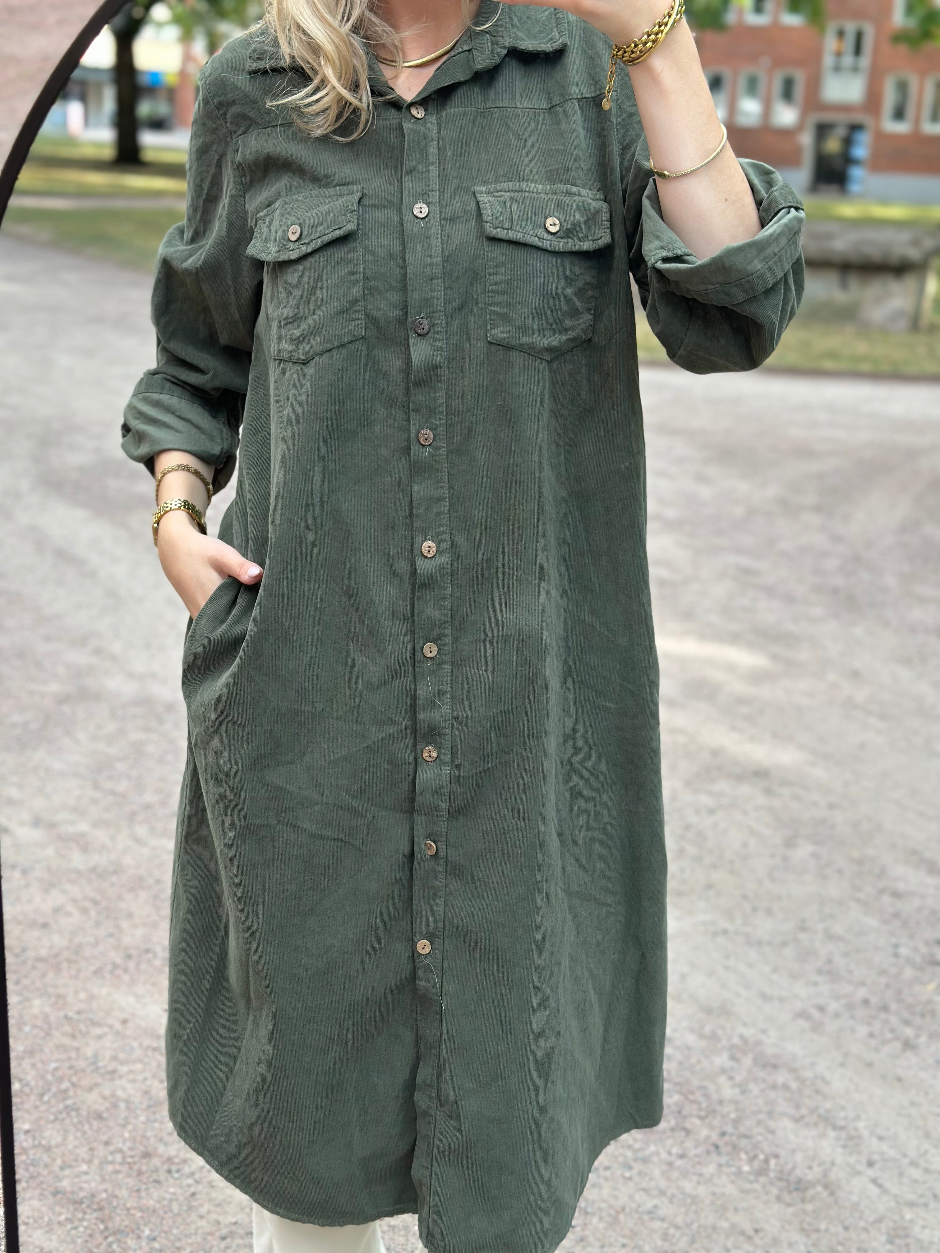 JÖRLEVIK - MANCHESTER KLÄNNING - GREEN