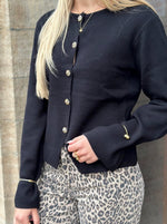 Ladda upp bild till gallerivisning, PIECES - FARIE LS O-NECK SPLIT KNIT - BLACK
