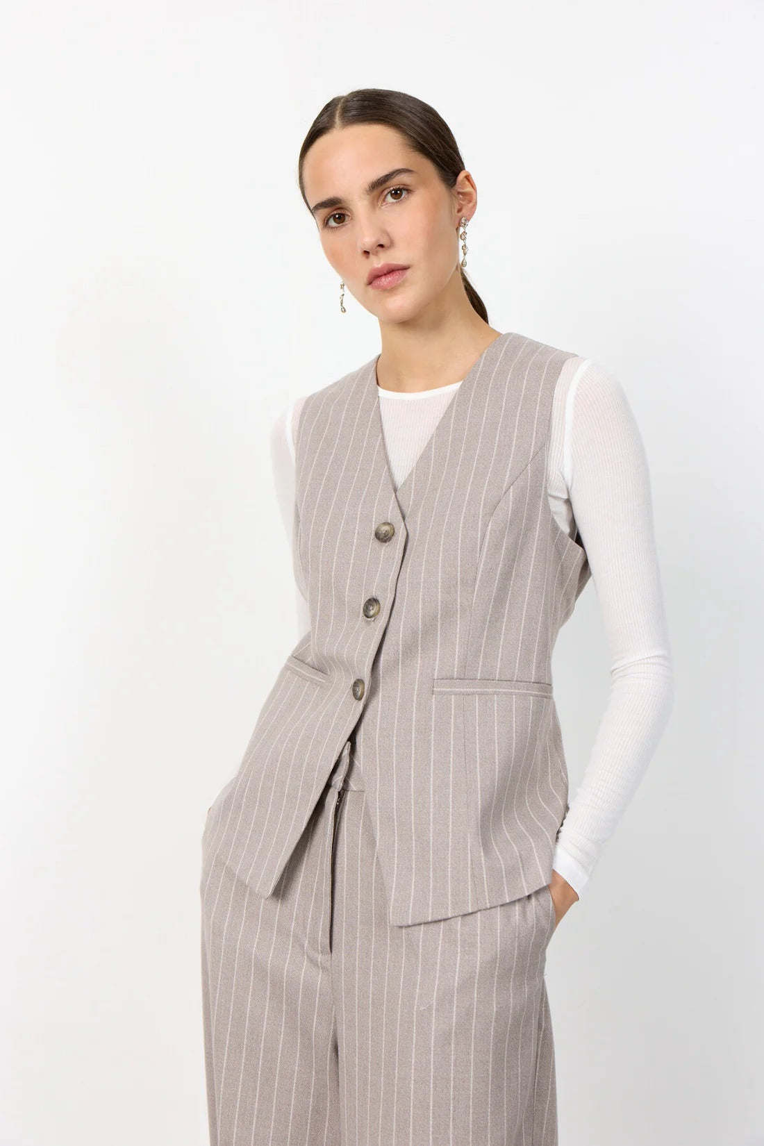 LEVETÉ ROOM - PAMMY VÄST 101259 - CAMEL 8845C