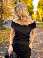 Ladda upp bild till gallerivisning, SOAKED - ELSPETH TOP - BLACK
