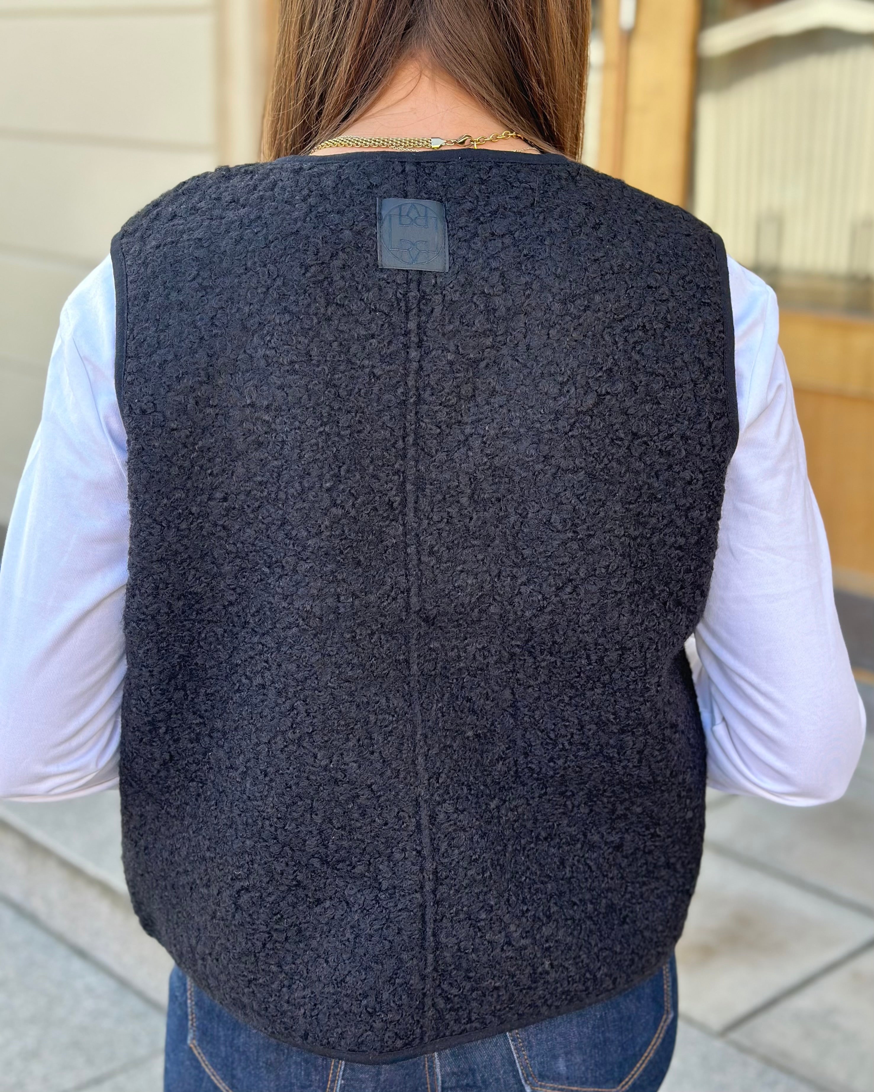 LEVETÉ ROOM - NISSA VEST - BLACK