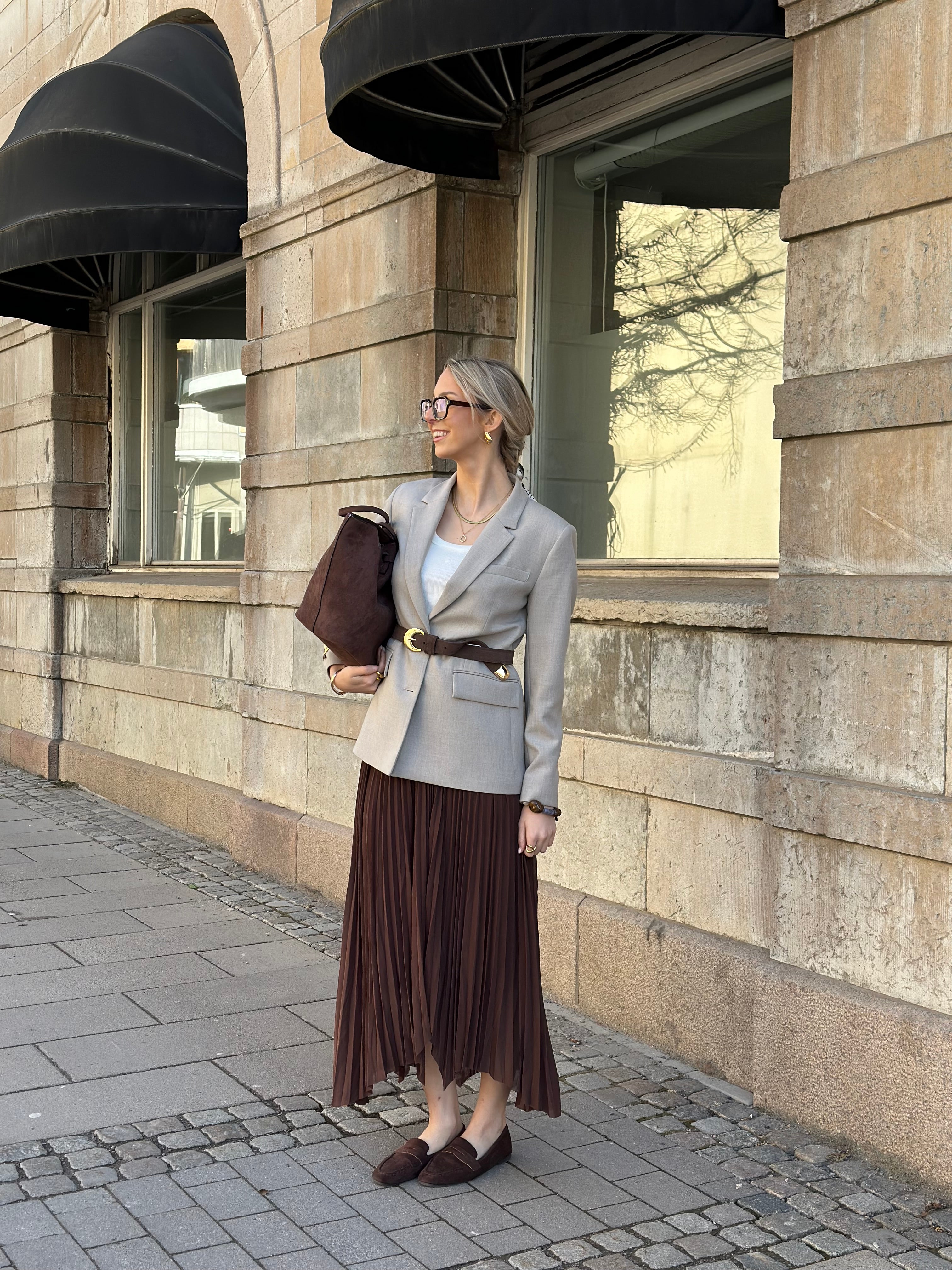 JDY - USO ASSYMMETRIC PLASSE SKIRT - CHICPRY COFFEE