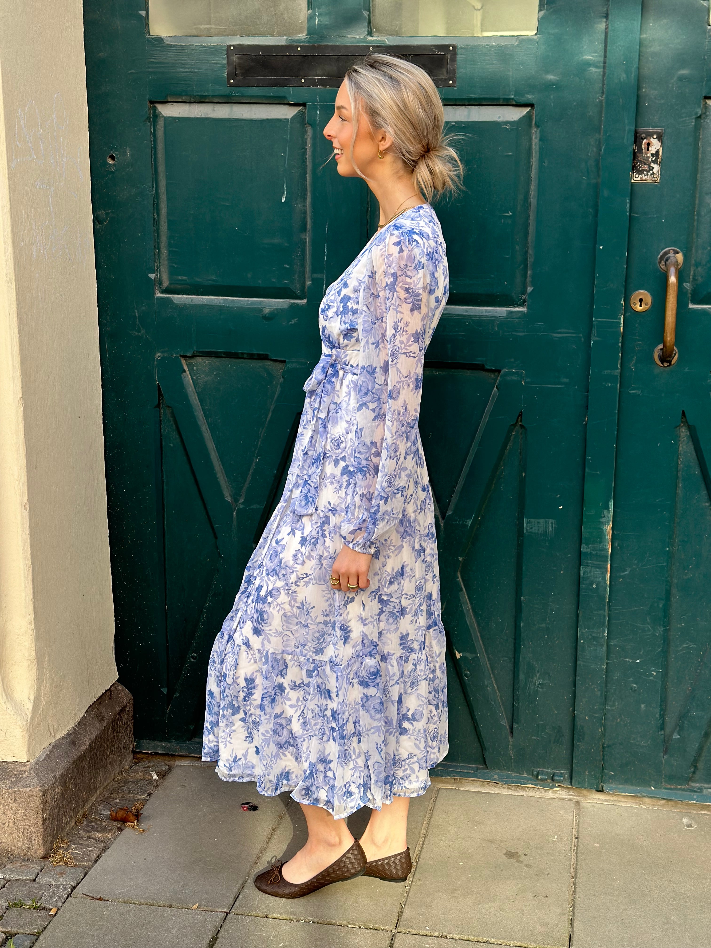ONLY - MIRIAM LS WRAP MIDI DRESS - BEL AIR BLUE/PORCELAIN