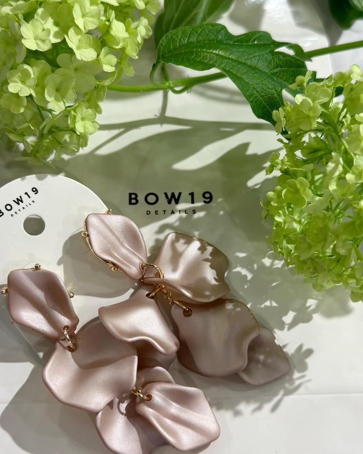 BOW19 DETAILS - LEAF EARRINGS - NOUGAT