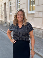 Ladda upp bild till gallerivisning, JDY - LION LIFE TOP - BLACK/WHITE
