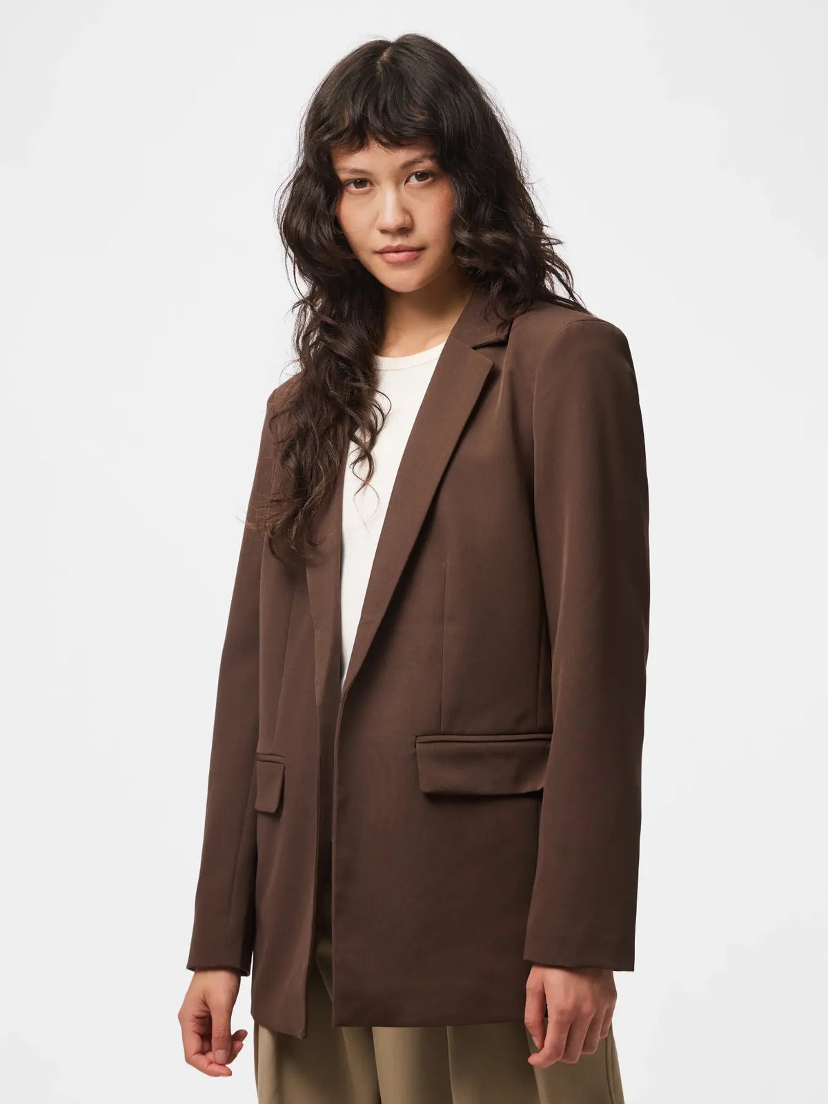 PIECES - BOZZY LOSE BLAZER - HOT FUDGE