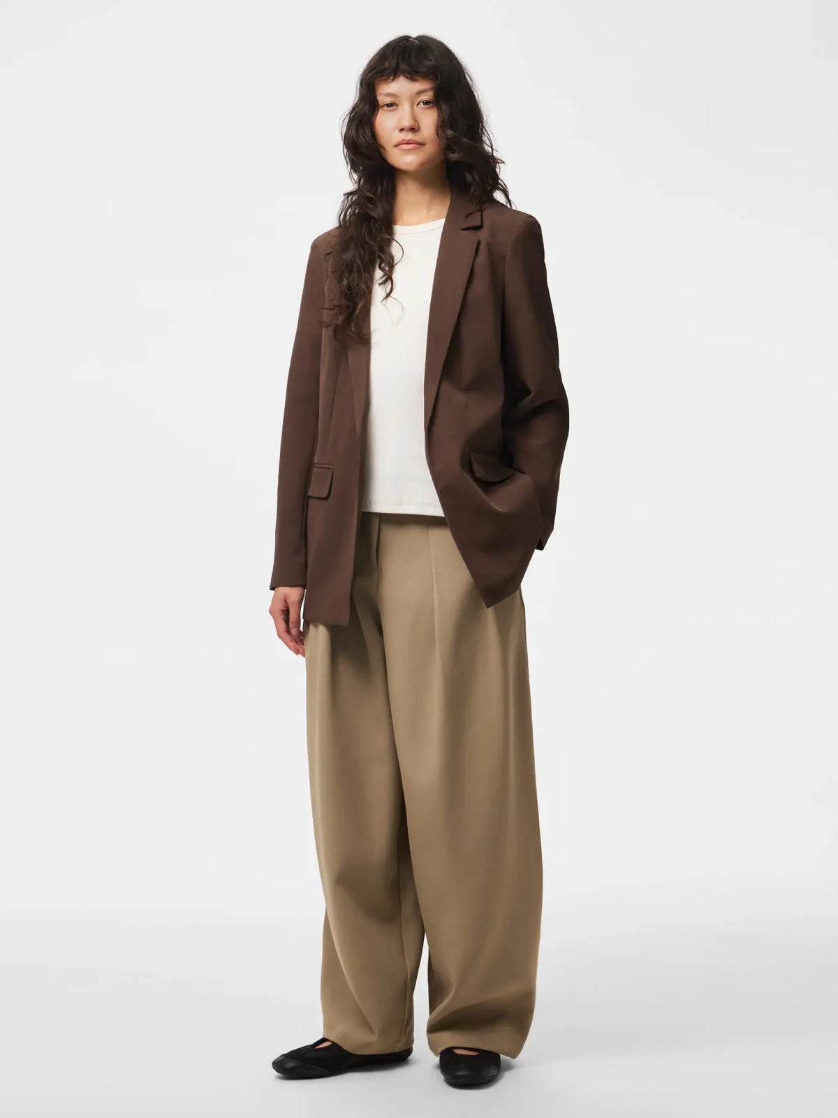 PIECES - BOZZY LOSE BLAZER - HOT FUDGE