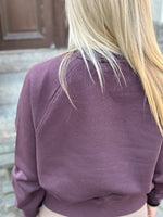 Ladda upp bild till gallerivisning, LEVETÉ ROOM - NUKA SWEATSHIRT - PLUM
