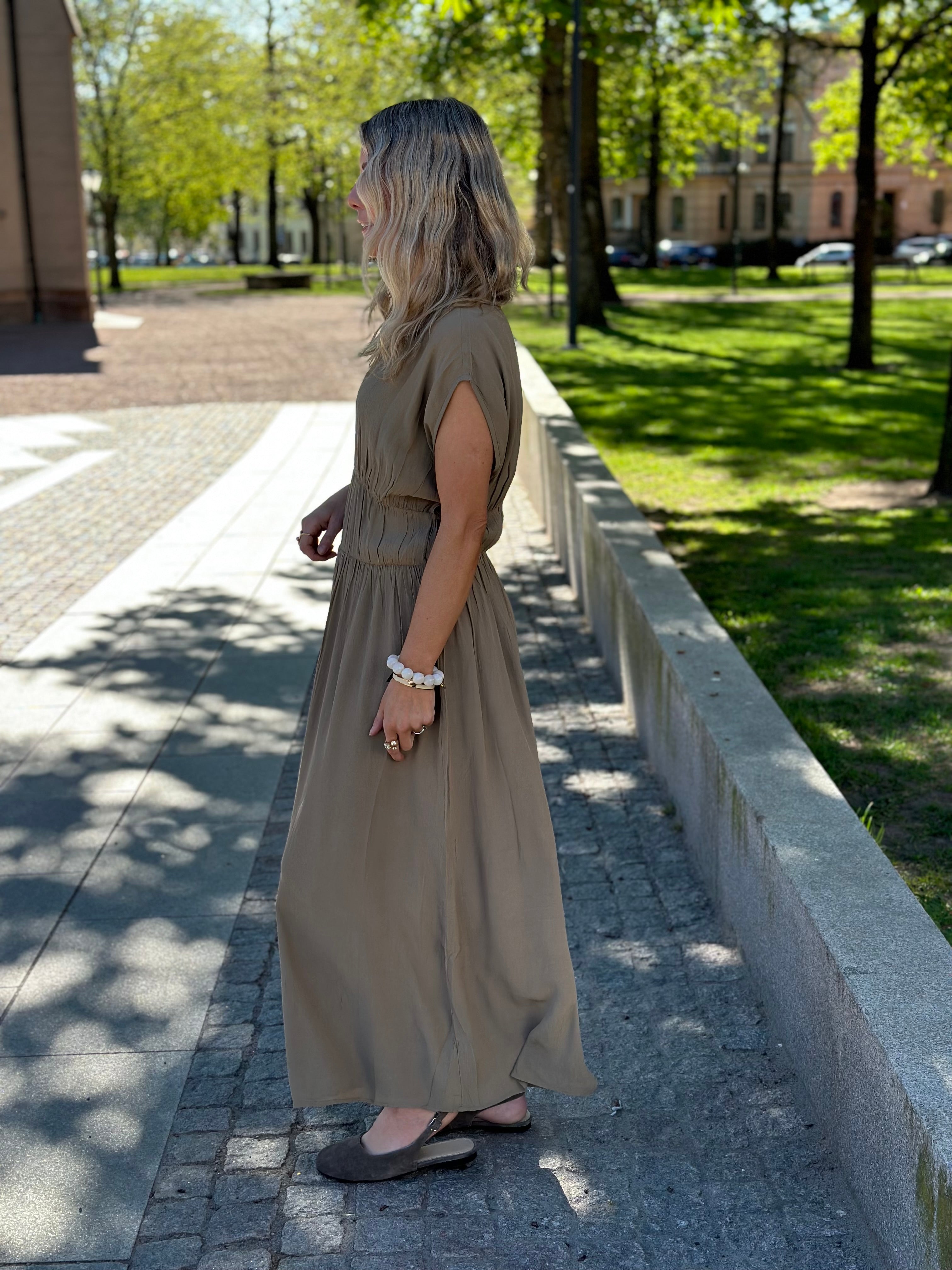 SOAKED - KLEIO DRESS 30409221 - DYSKY GREEN
