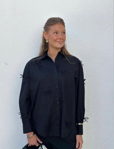 SOAKED - SL JOA BOW SHIRT LS - 194008 BLACK