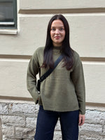 Ladda upp bild till gallerivisning, JDY - ELANORA L/S HIGHNECK SLIT PULLOVER KNT - WINTER MOSS
